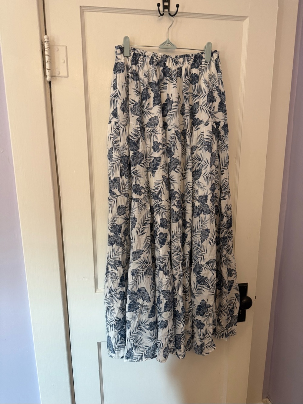 Aakaa White Maxi Skirt with Blue Leaf Print